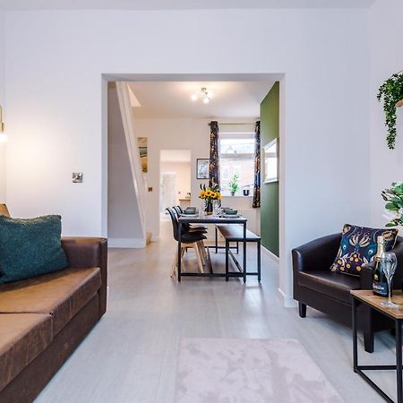 Stunning 3-Bed Home In Nantwich By 53 Degrees Property - Amazing Location, Ideal For Groups - Sleeps 6 Zewnętrze zdjęcie