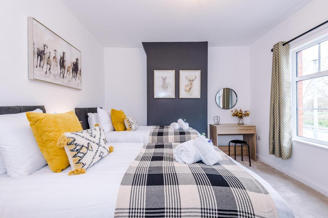 Stunning 3-Bed Home In Nantwich By 53 Degrees Property - Amazing Location, Ideal For Groups - Sleeps 6 Zewnętrze zdjęcie